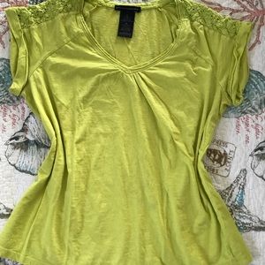 Crochet shoulder T-shirt